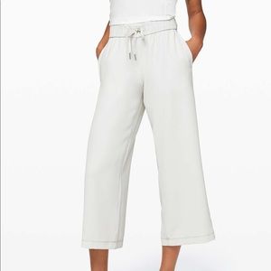 Lululemon On The Fly 7/8 wide-leg pants